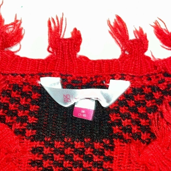 No Boundaries  V-Neck Frayed Sweater - Picture 5 of 5